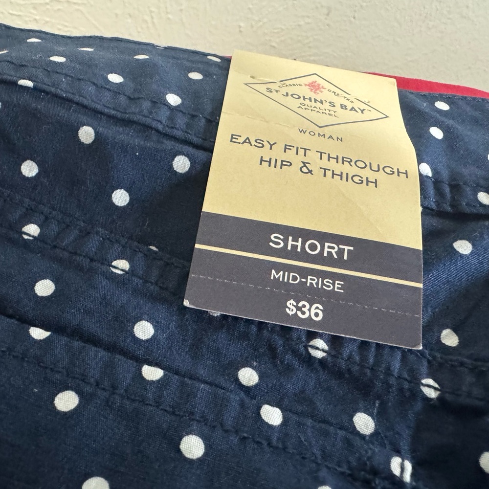 St. John's Bay St Johns Bay Shorts Ladies 20W Navy White Polka Dot Light Weight - Picture 3 of 5